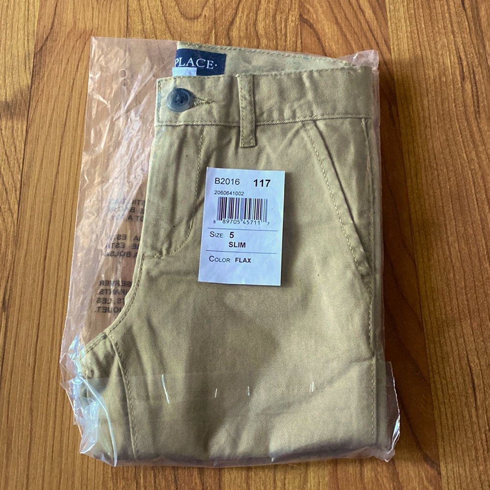 Brand-new uniform pants size 5 slim color is flax.